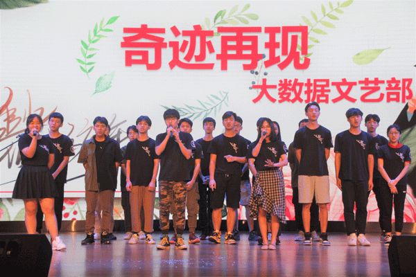 合唱《奇迹再现-》.gif